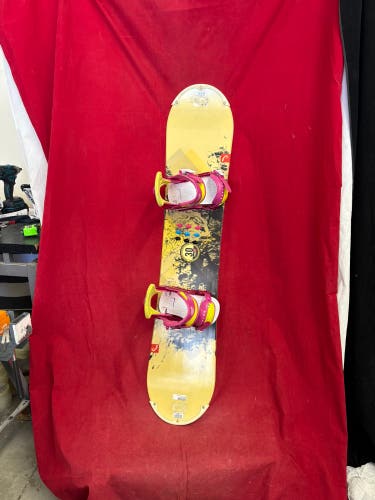 Snowboard: HEAD Tribute Rocka snowboard, 130cm. Bindings: Burton S/M