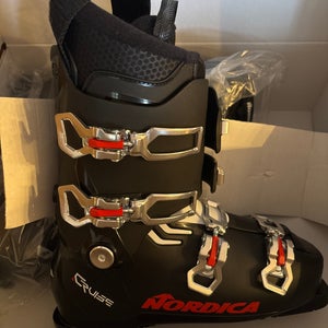 Mondo 28 & 28.5 Men's Nordica All Mountain The Cruise 90 Ski Boots (New)
