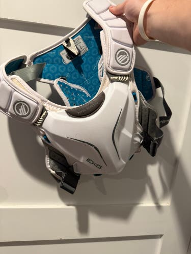 Small Adult Maverik Rome Speed Shoulder Pads (Used)