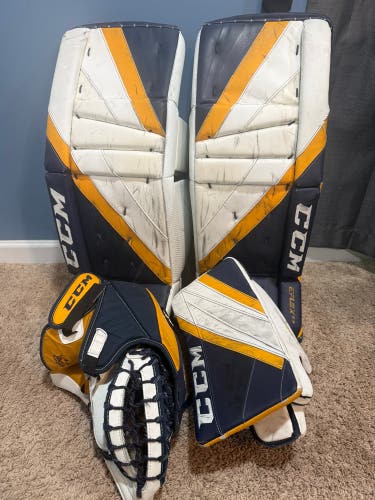 31" CCM Extreme Flex 5.9 Regular Goalie Full Set (Used)