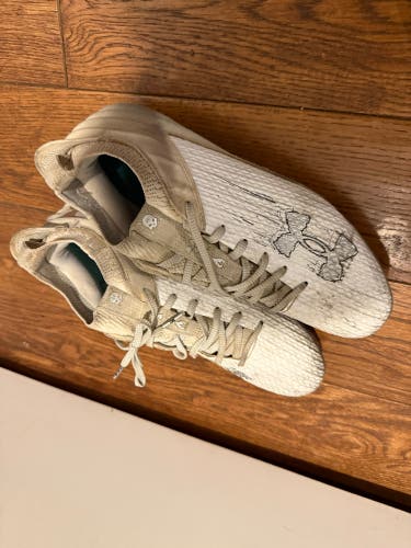 Black Men's Size M 9.0 (W 10.0) Adult Under Armour Spotlight Low Top Molded Cleats (Used)