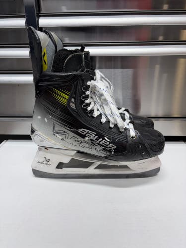 Bauer Vapor Hyperlite2 Hockey Skates NHL Pro Stock Size 10 FIT 1 288MM (Used)
