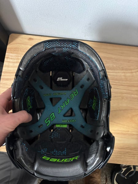 Large Bauer Re-Akt 85 Helmet (New)