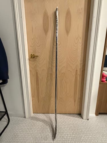 Senior Bauer Vapor Flylite Left Hand Hockey Stick P92 77 Flex (New)