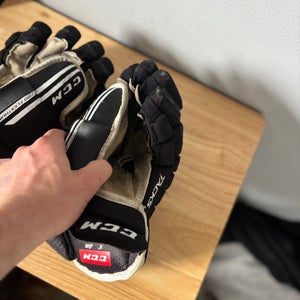 CCM Tacks 4 Roll Pro 2 Gloves 14" (Used)
