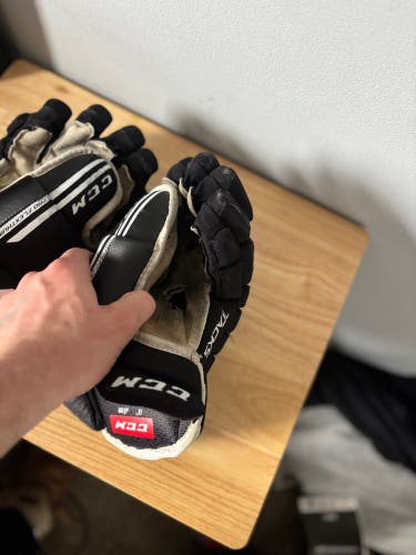 CCM Tacks 4 Roll Pro 2 Gloves 14" (Used)