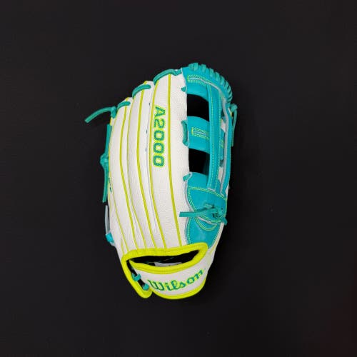Wilson A2000 RH Baseball Glove 12.25" (New)