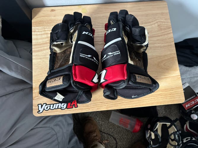 CCM Tacks 4 Roll Pro Gloves 13" (Used)