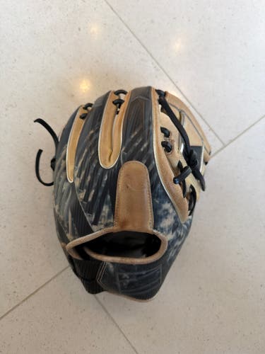 Rawlings REV1X RH Baseball Glove 11.5" (Used)