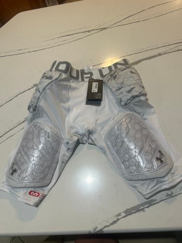 Large Adult Under Armour (New)