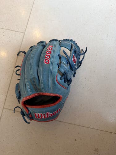 Wilson A2000 RH Infield Baseball Glove 11.5" (Used)