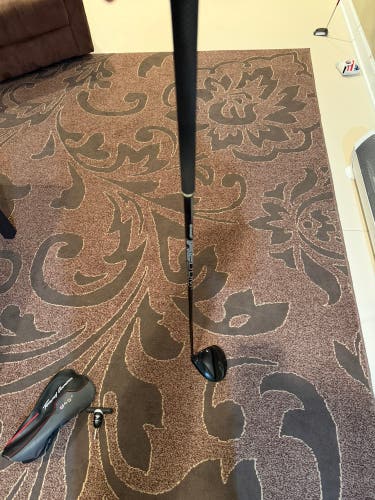 Men's 845 Right Handed Driver Stiff Flex 10.5 Loft (Used)