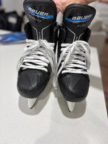 Bauer Vapor Senior Flylite Hockey Skates Fly Ti and Bauer Aetrex insoles included