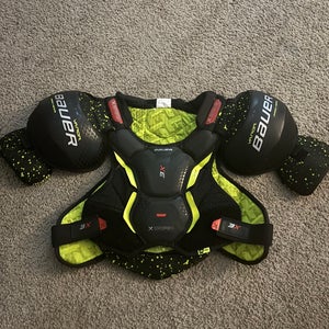 Women's Medium Junior Bauer Vapor 3X Shoulder Pads Pro Stock (New)