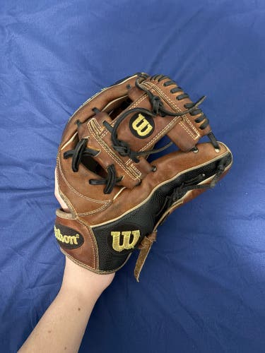 Wilson A2000 RH Infield Baseball Glove 11.75"