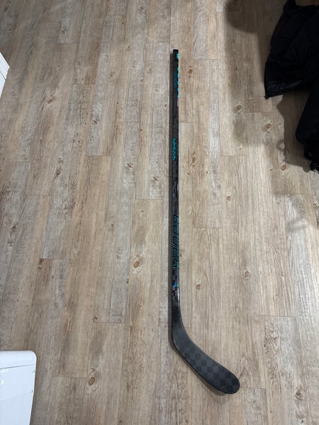 Intermediate Bauer Twitch Left Hand Hockey Stick P28 65 Flex (Used)