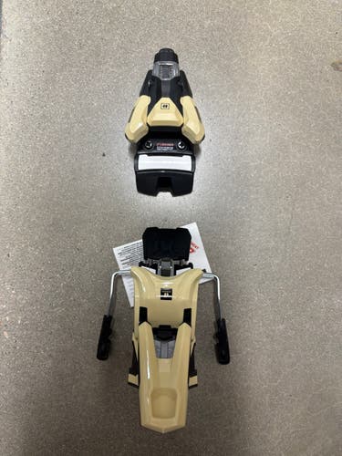 New Armada Strive 14 GW Ski Bindings Black Sand 115mm Brake DIN 5-14