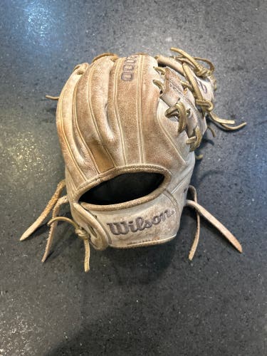 Wilson A2000 RH Infield Baseball Glove 11.5" (Used)