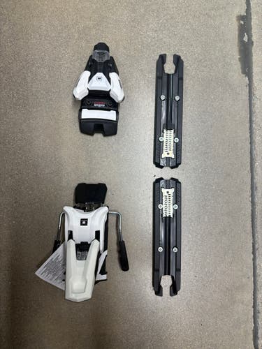 New Armada Strive 14 GW Ski Bindings White 100mm Brake DIN 5-14
