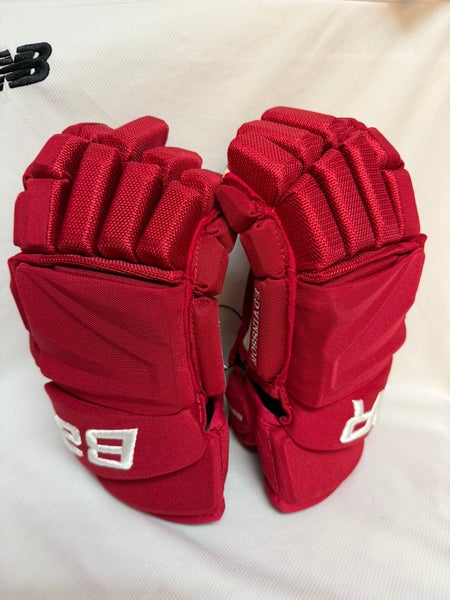 Detroit Red wings Bauer Gloves 13" Pro Stock (Used)