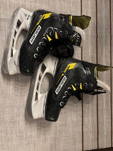 Bauer Supreme M4 Hockey Skates Regular Width Size 1 (Used)