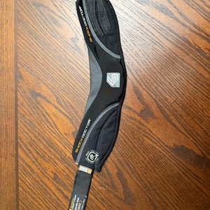 Youth Shock Doctor Neck Guard: Medium (Used: Like New!)