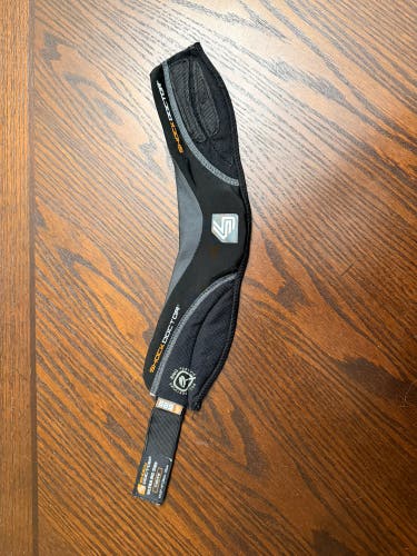 Youth Shock Doctor Neck Guard: Medium (Used: Like New!)
