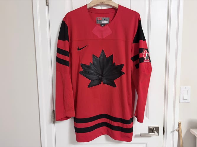 Authentic Nike 2022 Beijing Olympics Team Canada Red Hockey Jersey Size XL