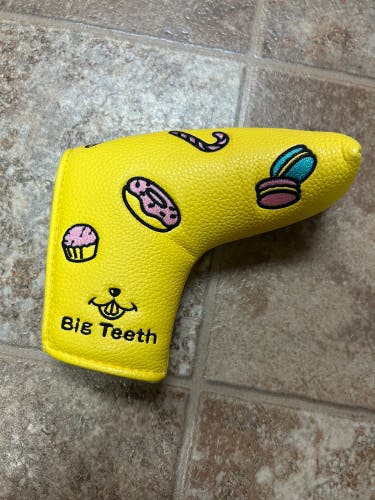 Big Teeth Sweets magnetic putter cover