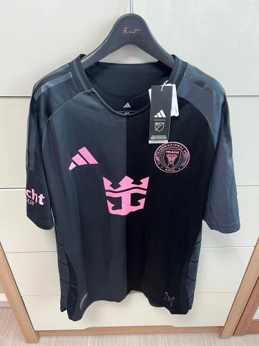 Black XL Men's Adidas Jersey (New)