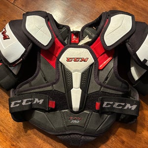 Medium Junior CCM JetSpeed FT4 Shoulder Pads (Used)