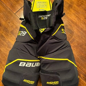 Medium Bauer Supreme S29 Girdle (Used)