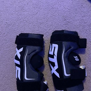 Medium Youth STX Stallion 50 Arm Pads (Used)