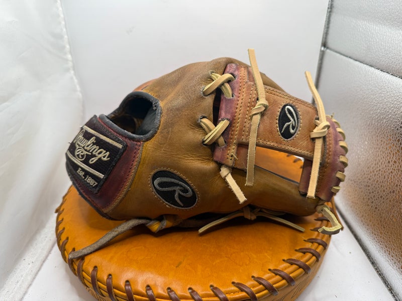 Infield RH Rawlings Heart of the Hide Baseball Glove 11.75" (Used)