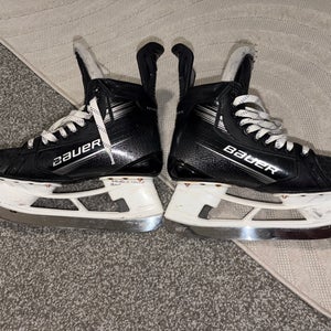 2023 Bauer Vapor Hyperlite 2 Hockey Skates Pro Stock 7.5 (Used)