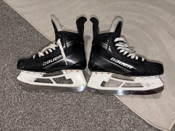 2023 Bauer Vapor Hyperlite 2 Hockey Skates Pro Stock 7.5 (Used)