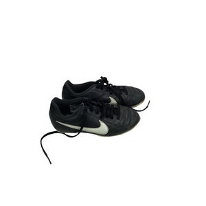 Used Nike BLK/WHT SOCCER CLEATS Soccer Cleats Black And White Youth 11.0 11347-S000263970