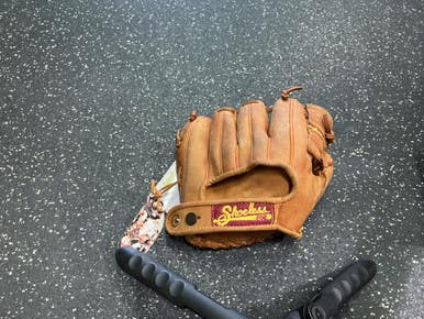 (Used) Brown Right Hand Throw 11" Baseball Glove