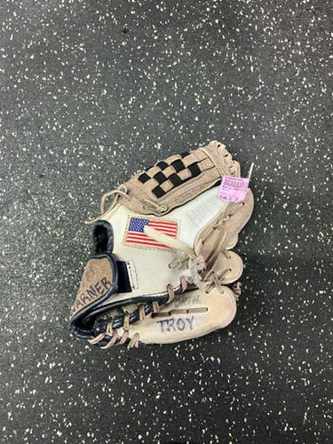 Used Worth FREEDOM GLOVE BB/SB Glove RH Throw White 10" 10743-S000467593