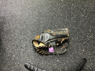 Used BB/SB Glove RH Throw Black 9" 10743-S000474599