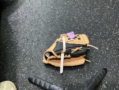 Used ATHLETIC WORKS BB/SB Glove RH Throw Brown 9" 10743-S000473196