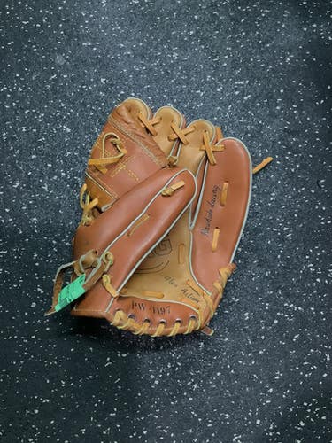 Used MAG PEEWEE PW-1197 BB/SB Glove RH Throw Tan 9" 10743-S000474911