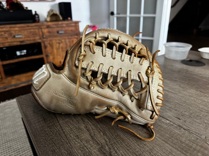 Marucci Ascension RH Baseball Glove 11.75" (Used)
