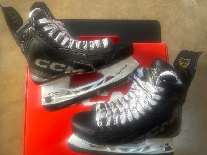 2024 CCM Tacks XF Pro Hockey Skates 10.5 Reg (New)