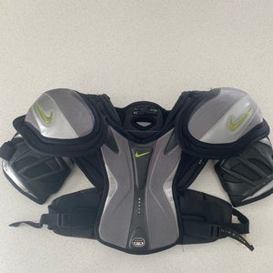 Medium Senior Nike V14 Shoulder Pads (Used)