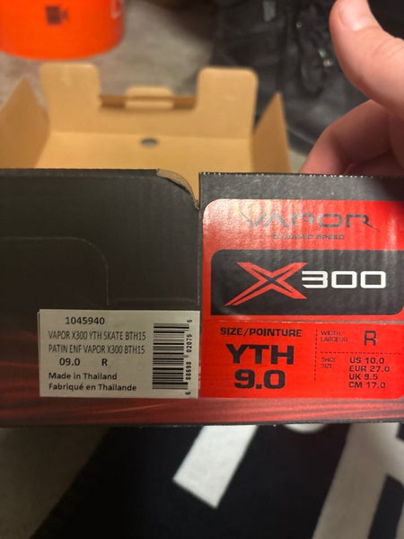 2015 Bauer Vapor X300 Hockey Skates Regular Width 9 (*LIGHTLY Used) With Box