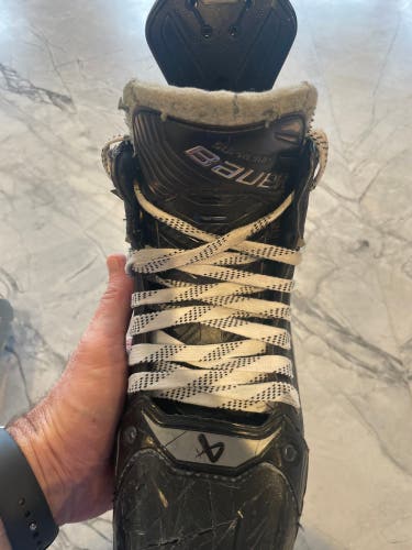 Black 2024 Bauer Supreme Shadow Hockey Skates Regular Width 8.5 (Used)