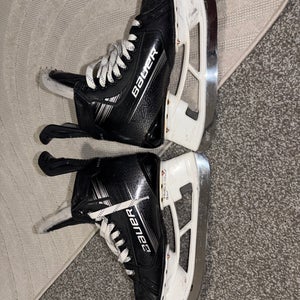 2023 Bauer Vapor Hyperlite 2 Hockey Skates Pro Stock 7.5 (Used)