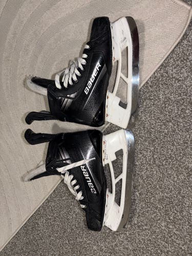 2023 Bauer Vapor Hyperlite 2 Hockey Skates Pro Stock 7.5 (Used)
