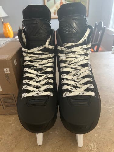 Black 2024 True Catalyst 5x4 Hockey Skates Regular Width 9 (Used)